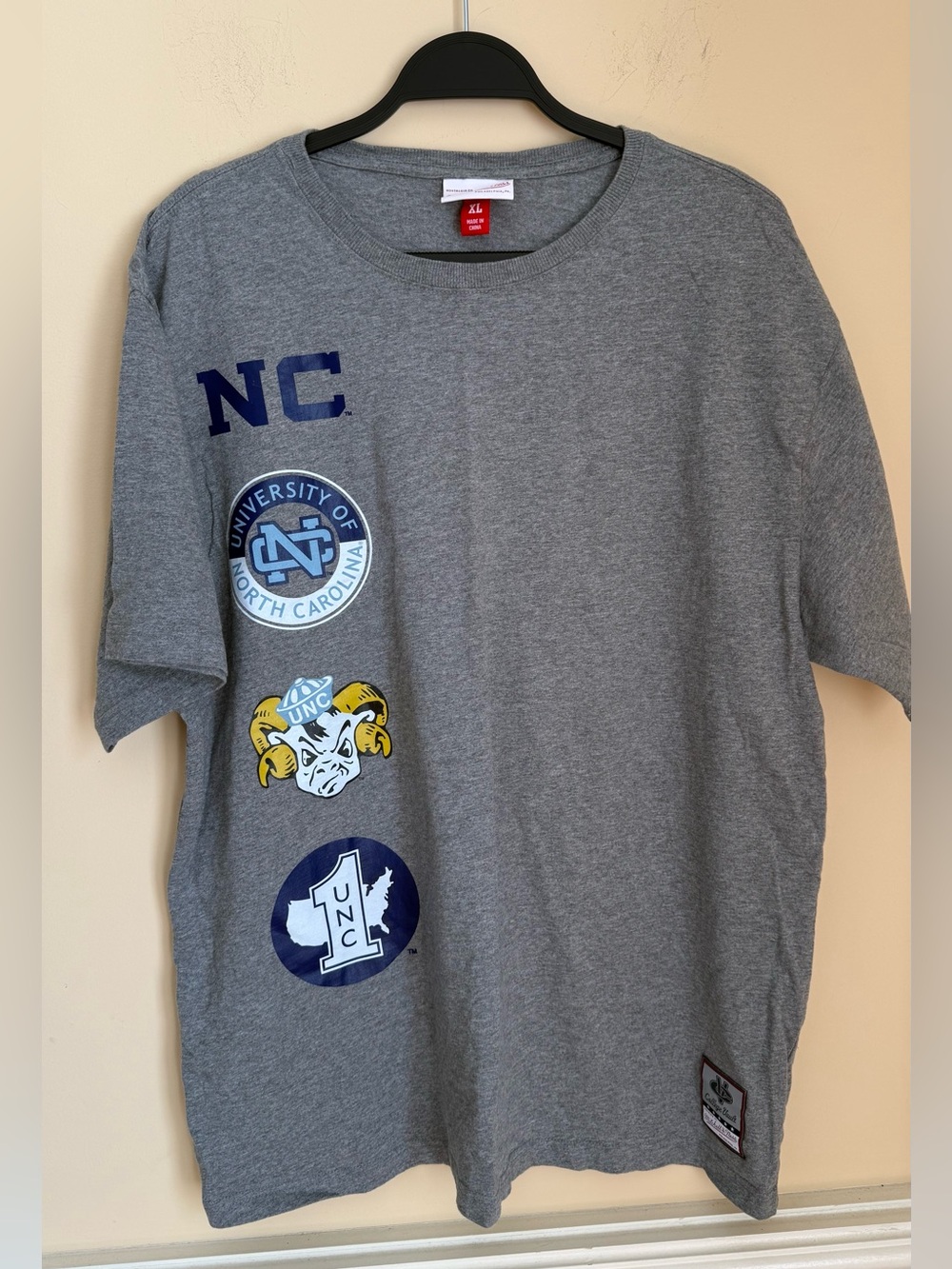 Mitchell & Ness Gray UNC Graphic Short Sleeve Tee Size XL